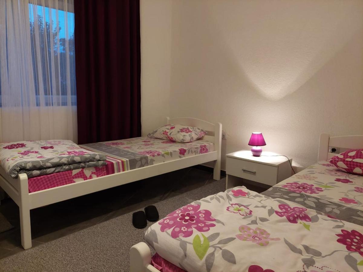 Apartman Amelaa Kulen Vakuf Luaran gambar