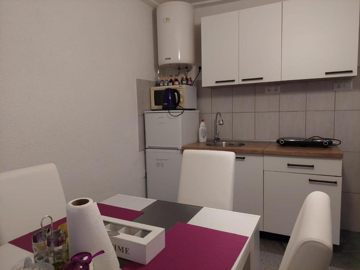 Apartman Amelaa Kulen Vakuf Luaran gambar