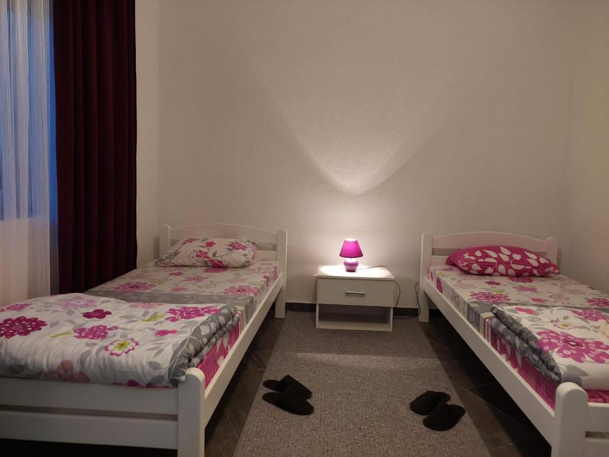 Apartman Amelaa Kulen Vakuf Luaran gambar